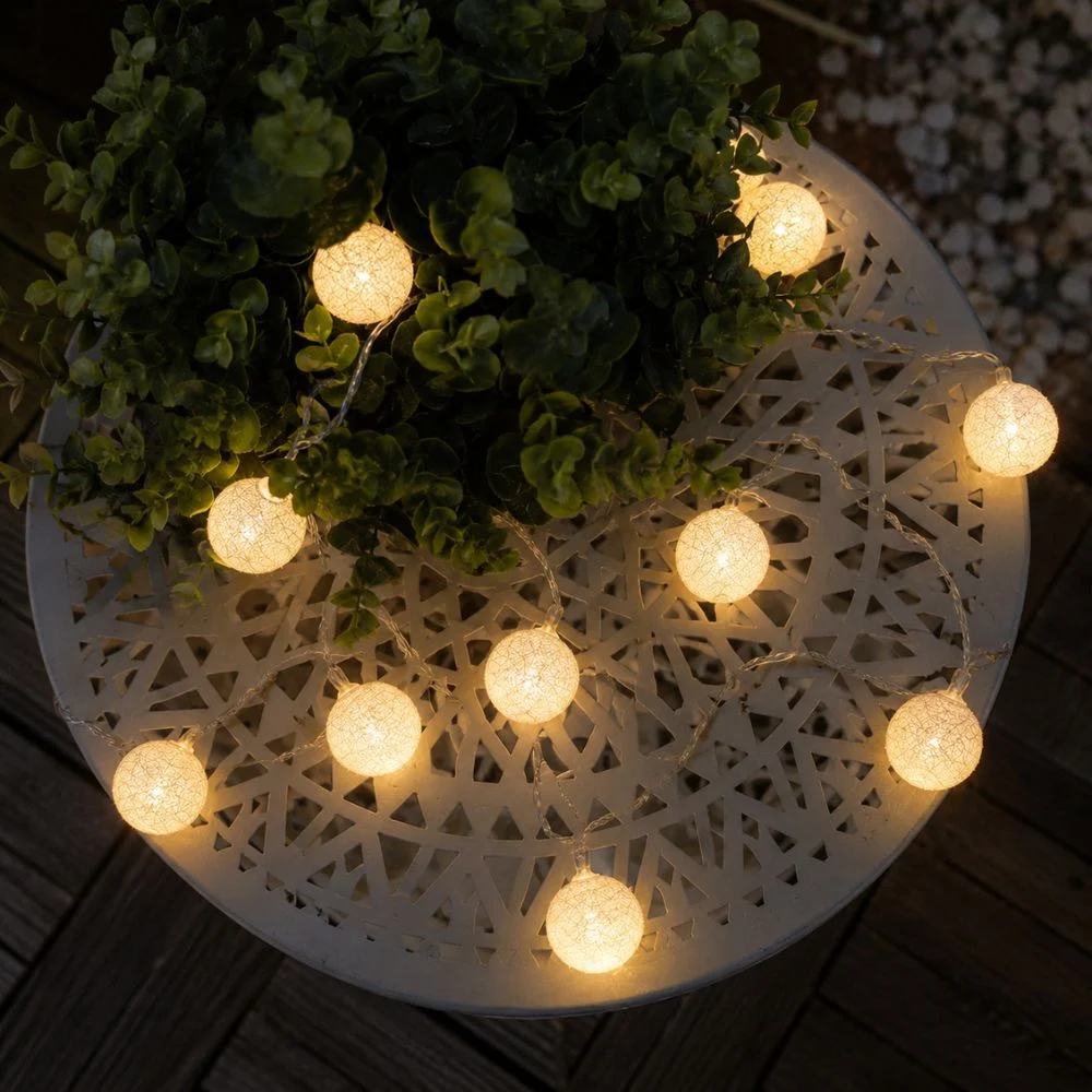 LED lampice sa 10 bijelih ukrasnih kugli na nizu od 3,7 m – slika 2